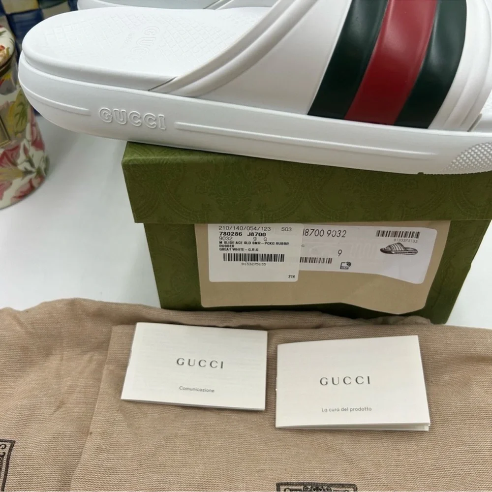Men’s Gucci, Ace Web, striped rubber pool slide size 9 made in Italy.